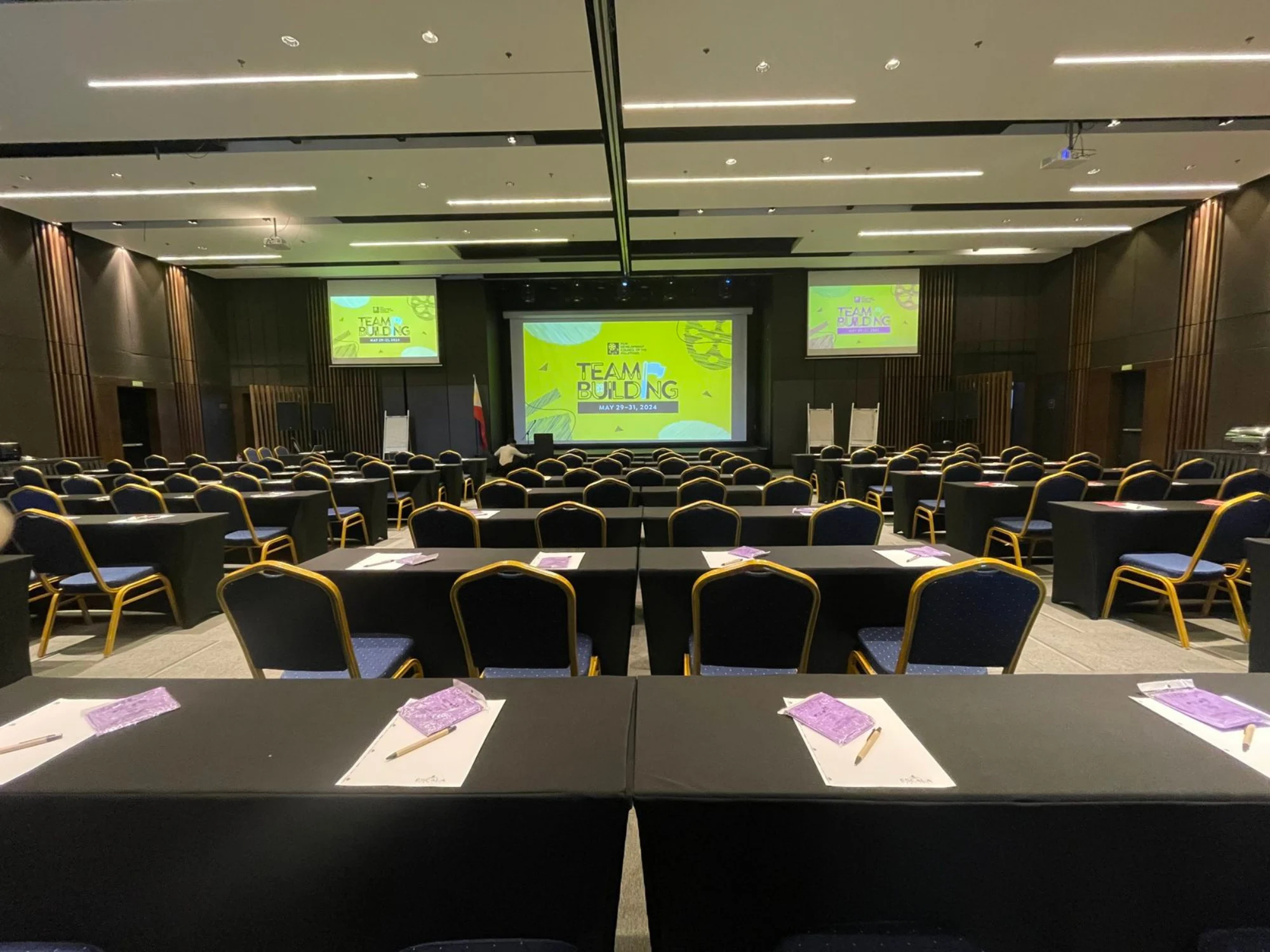 escala tagaytay Pavilion 67566t